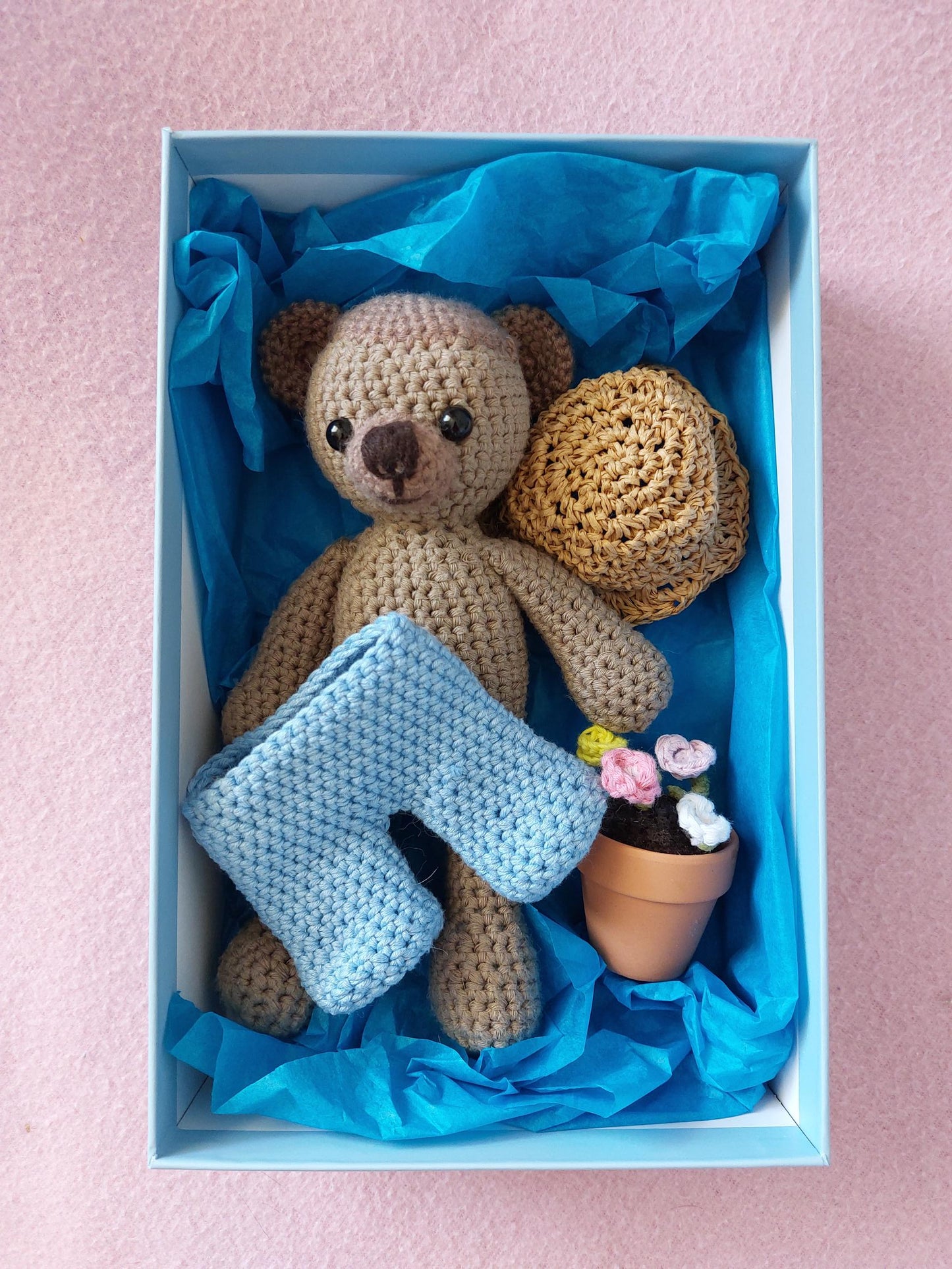 Ourson jardinier